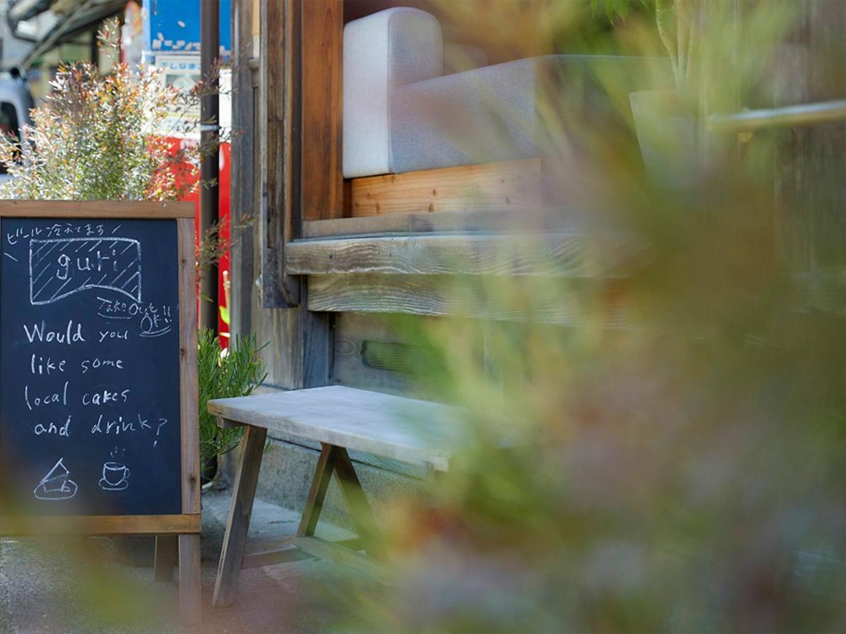Cafe & Bb Guri Bed & Breakfast Ine Bagian luar foto